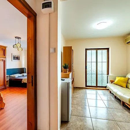 Walter Waves Private With Balcony And Self Check-in *